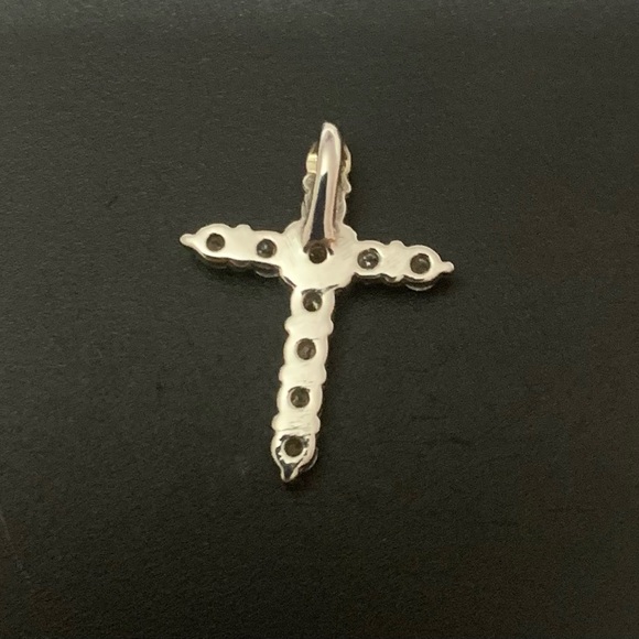 Exclusive Bloomingdale’s Diamond Cross Necklace. - Picture 10 of 11